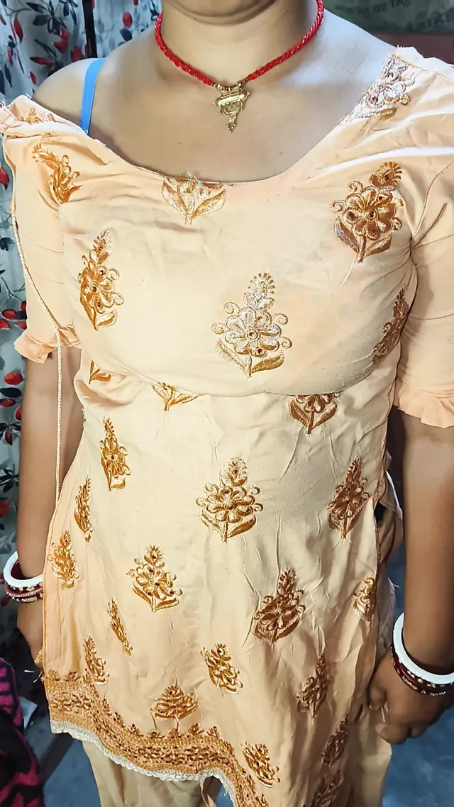 Hintli seksi par 4 me seks tüpü büyük domaltmalı