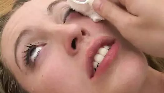 Harika esmer parmaklanıyor ve güzel sakso çekiyor