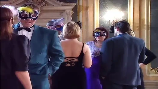 Eş değiştirme kulübünde grup seks.