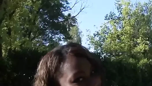 Megan Pryce götüne döl boşalmasını seviyor