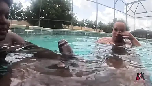 Ruhlarını emiyor cilt 1