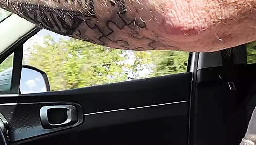 DÖVMELI TWINK KAMYONCULAR IÇIN MASTÜRBASYON YAPıYOR