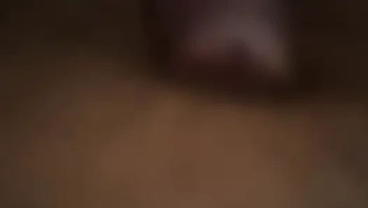 Şişman sıkı amcığıma dildo sokuyorum