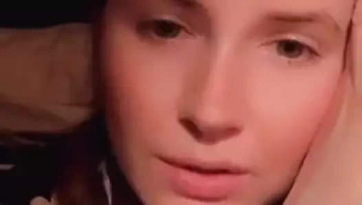 Karen gillan şaşırttı