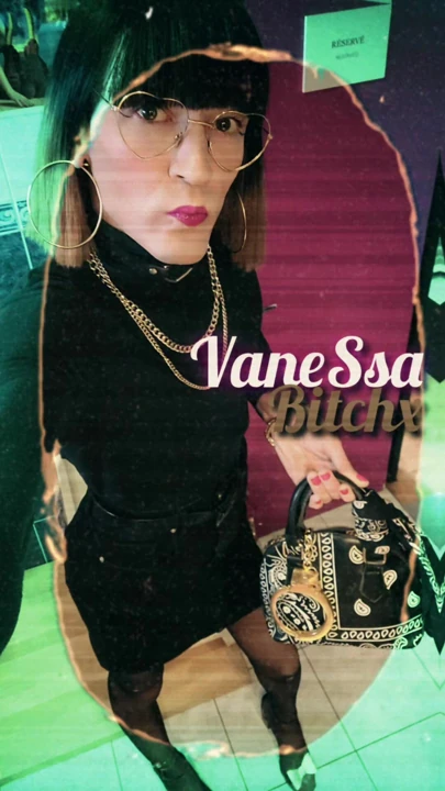 Tictok: Küçük sekreter ormanda poz verdi. 2026 vanessabitchx5 paris chiennetrvprod91