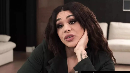 Transfixed - muhteşem Eva Maxim ateşli üvey annesi Lauren Phillips'i sert sikiyor ve göğüslerine boşalıyor