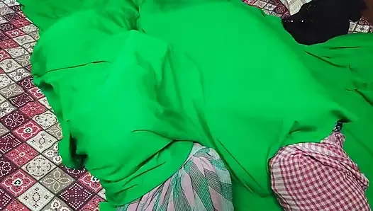 Hintli köylü kız ateşli seks videosunda