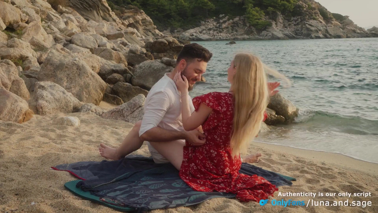 We Found a Secret Beach for Outdoor Sex – Real Amateur Couple