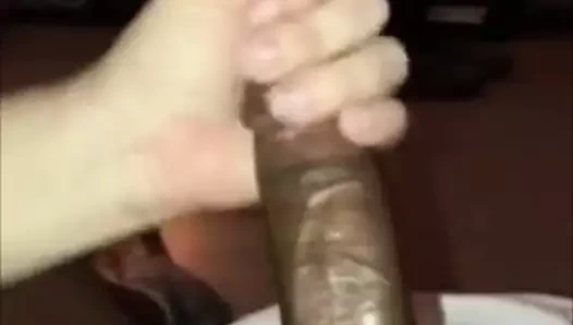 Hayranı büyük zenci yarağıyla masaj yaptırıyor