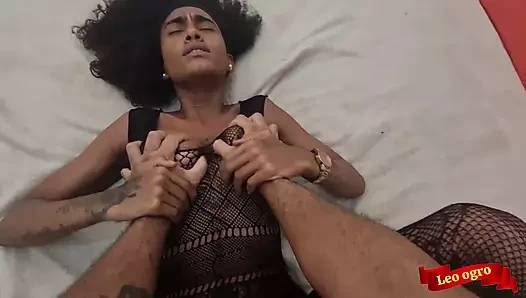 Ateşli sıska göt yiyor.