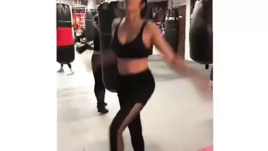 Padma lakshmi seksi çalışma dışarı