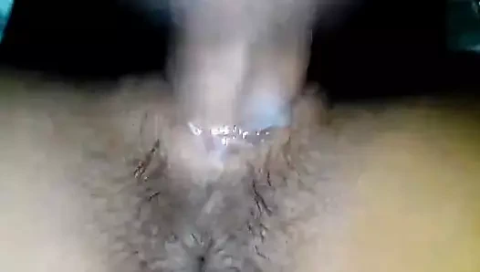 Yükselticide kıllı amcık sampek tatmin oldu ve içine boşalıyor