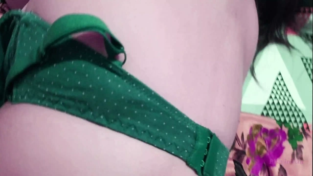 İri göğüslü ateşli Hintli kız Natasha romantik seks yapıyor