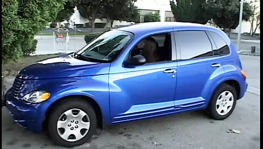 İki servis teknisyeni garajda güzel esmeri sikiyor