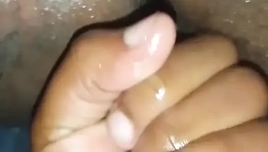 Ona elle muamele çektim ve biseksüel göt deliğini parmakladim