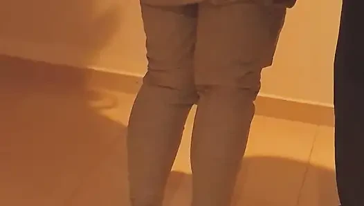 Maskeli ateşli evli kadın arkadaşına söz verdiği sakso ve meme sikişi veriyor