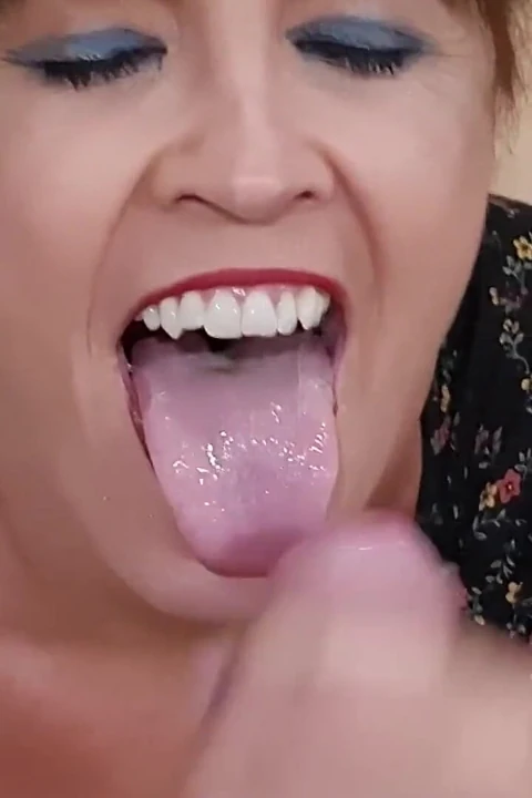 Sipariş için ödeyecek parası yok ve sikişiyorlar