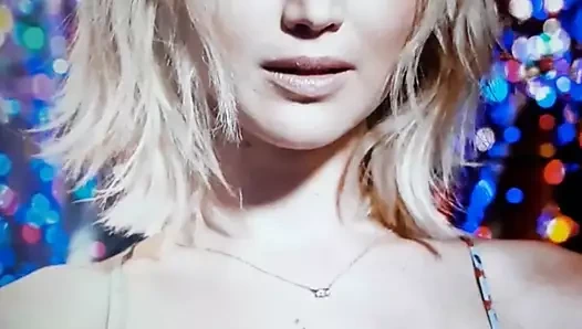 Jennifer Lawrence boşalıyor #2