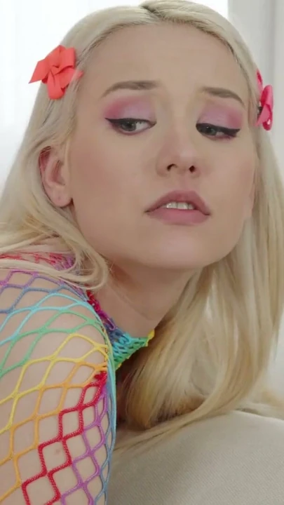 Yaramaz sürtük Barbie Brill canavar yarakla sert sikiş festivalinde sert boşalıyor | Klip 2