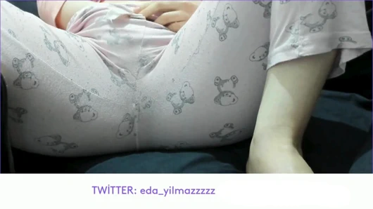 SİK BENİ- KONUŞMALI- PİJAMAYLA MASTURBASYON- TURK MİLF- TURK PORNO- TURK İFŞA- İFŞA