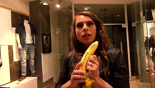Alman büyük memeli orta yaşlı seksi kadın sikiliyor ve anal sikiliyor