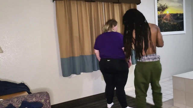 Büyük zenci için soyunuyor