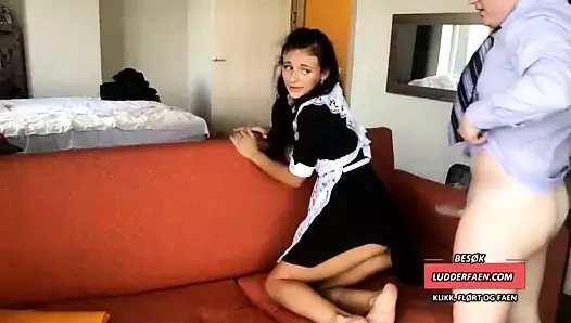 Skolegutt knullet ung jente etter skolen - jomfru forste ana