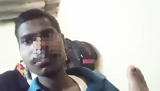 Desi OLD Padosi Friend Ki Aunty Ko Usi Ke Room Per Jakar Romantic Mood Mein Chudai Kiya