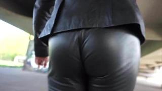 dar deri pantolon yürüyüş seksi göt