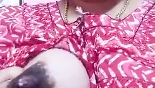 Hint milf ile dev emzikli memeler