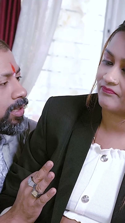 HINTLI OFIS MÜDÜRÜ MEMURLA SERT SIKIŞIYOR TAM FILM | Klip 1