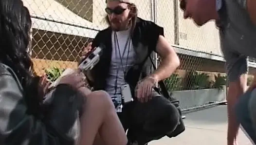 Sarışın ve esmer hatunlarla baştan çıkarıcı ayak fetişi oyunu