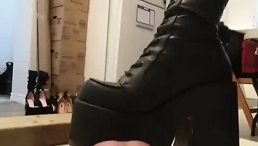 Diz Üstü Botlar Demonia