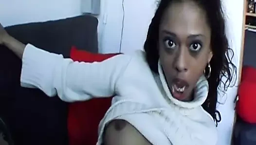 Süper seksi Alman zenci bakış açısıyla sıcak döl yiyor