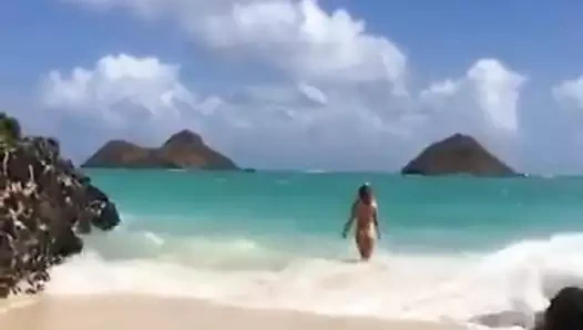 Sahilde büyük popo