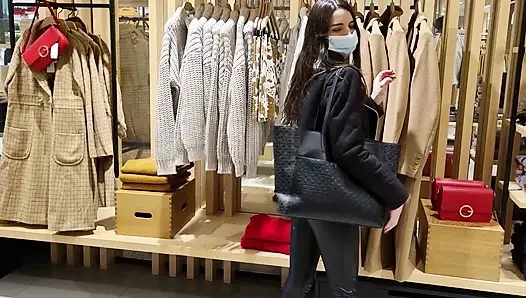 Liza Del Sierra bize Dorcel oyuncakları sunuyor