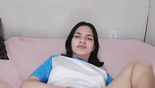 Alice_lima 18 yaşındaki latin amcığıyla oynuyor