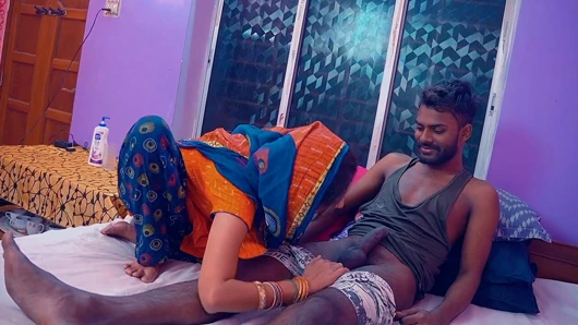 Üvey oğul suçüstü yakalandı - desi anne erotik sikişiyor - mutlaka izle