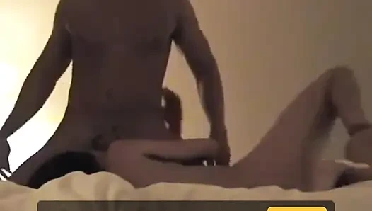 Sheila Viscok Benicio'ya biniyor ve sonra kendini sikiyor