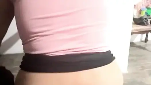 Sikimin üzerinde zıplıyor