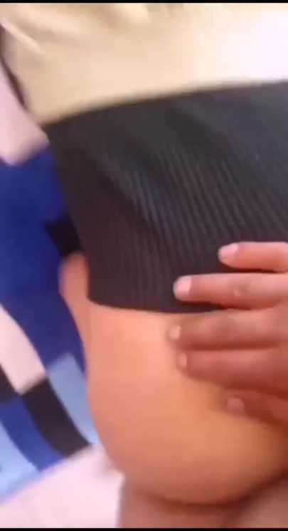 Kız arkadaşımla ilk kez anal yapıyoruz ve çok acıttı, acıtıyor, acıtıyor, acıtıyor ama devam ettim | Klip 1