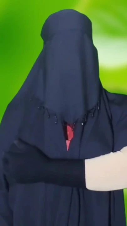 Patronum sari çıkardı ve beni domaltarak sikiyor | Klip 1