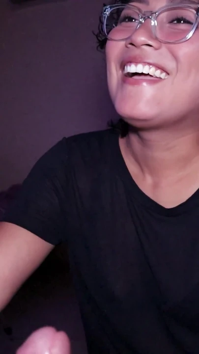 Üvey kız kardeşler Dafri bana şehvetli bir sakso çekiyor o çok sürtük