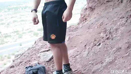 Brett Cady dışarıda mastürbasyon yapıyor