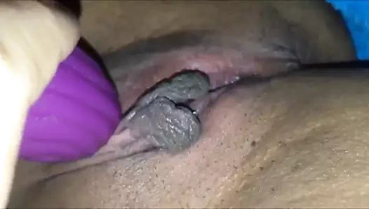 Koca, yabancının karısının amına boşalmasına izin veriyor ama içeride değil.