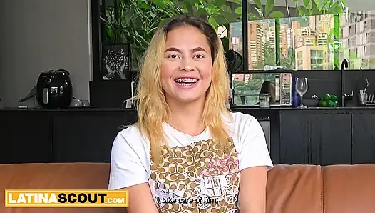 Bu büyük memeli latin üniversiteli kızın şansı verilirken erkek arkadaşı yerine la'yı seçeceğini biliyordum