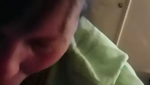 onun yüklerini beslemek