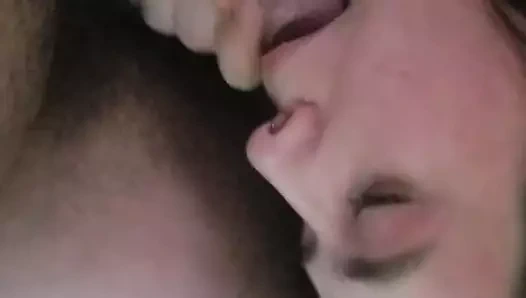 Bir arkadaşının sikini emmek