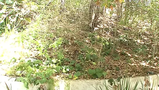 Büyük memeli kızıl saçlı zar zor sikiliyor