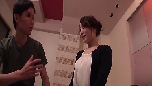 A125G07 Sex with a busty beautiful wife with her affair partner at a love hotel! A beautiful wife with black pantyhose shifts her panties for raw!